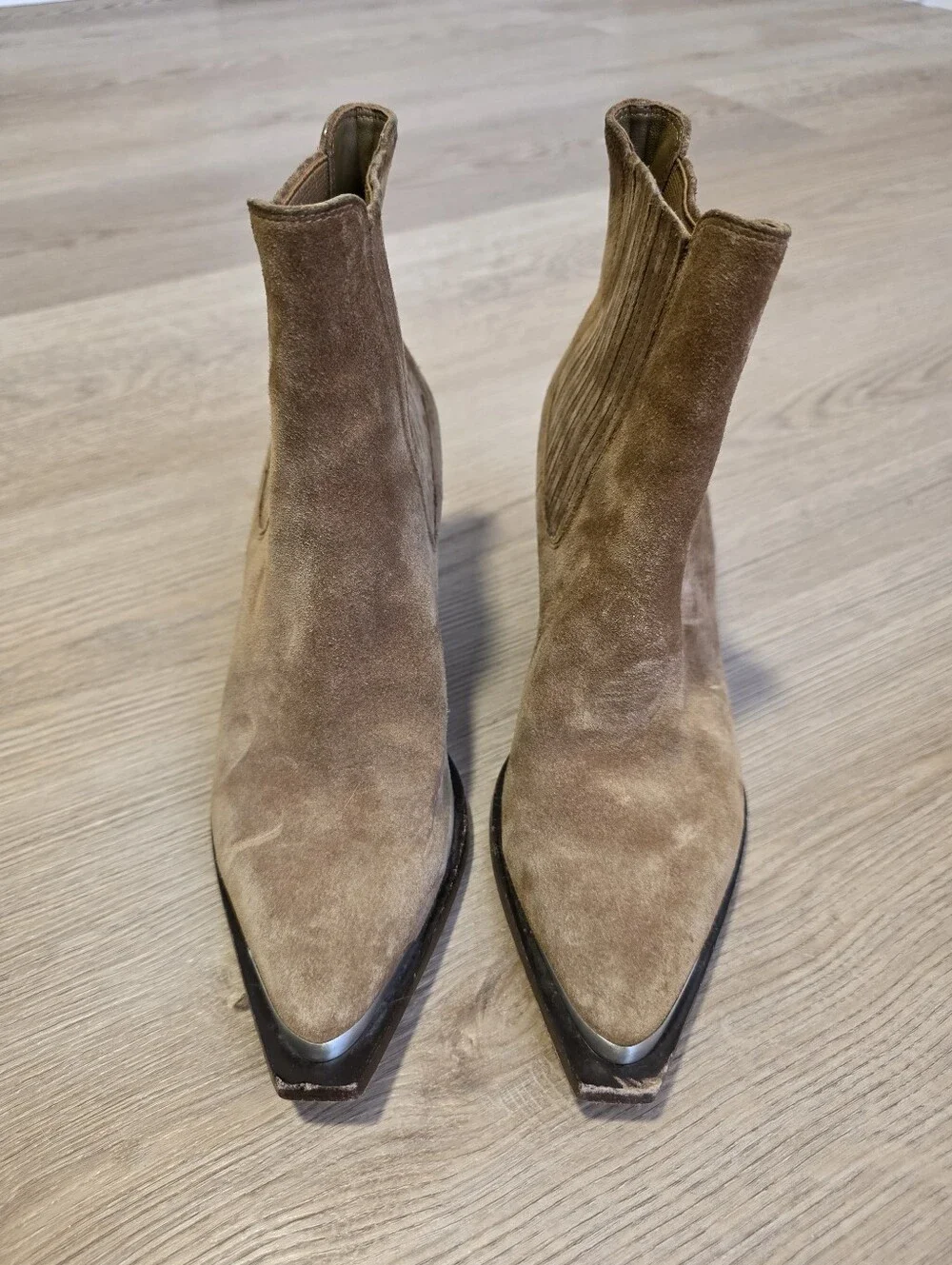 PAIGE | Lyra Pointed Toe Chelsea Boot Size 6